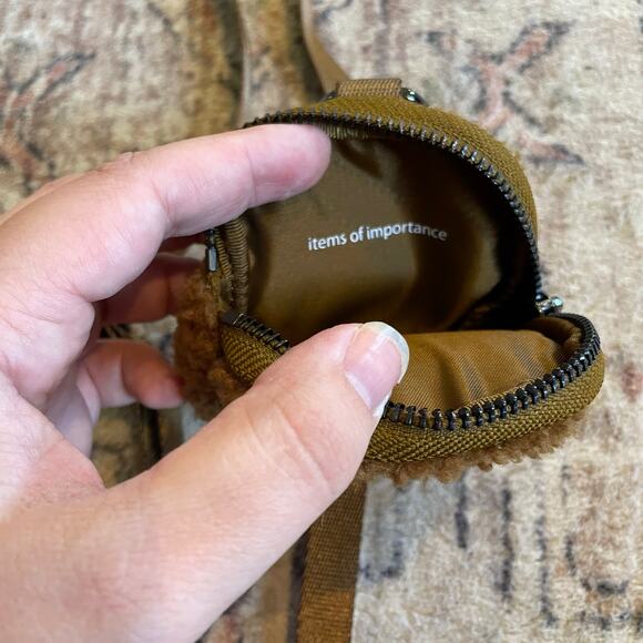 NWOT Lululemon Modular Phone Crossbody Bag Sherpa Fleece Burnt Caramel EUC - Picture 9 of 16